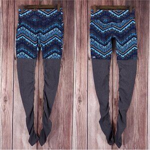 Alo Yoga Womens Size Medium Goddess Leggings Blue Gray Tribal Print Gray Ribbed